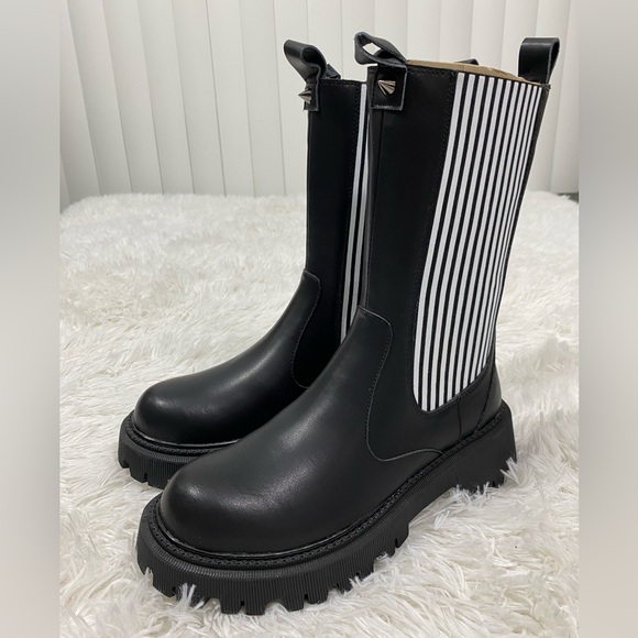 DISTURBIA Beetle Faux Leather Combat Boots Mid Calf Striped Black White US 6,7 - Picture 4 of 11